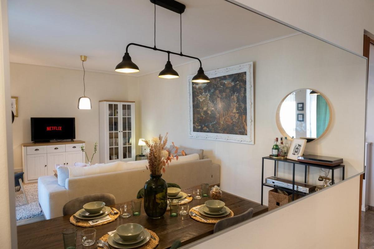 Glyfada Golf Fourth Floor Apartment *