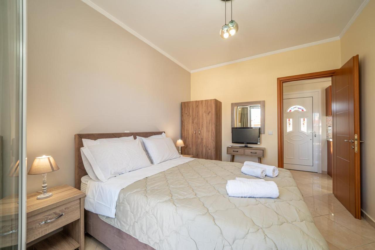 Apartment John's Karavomylos