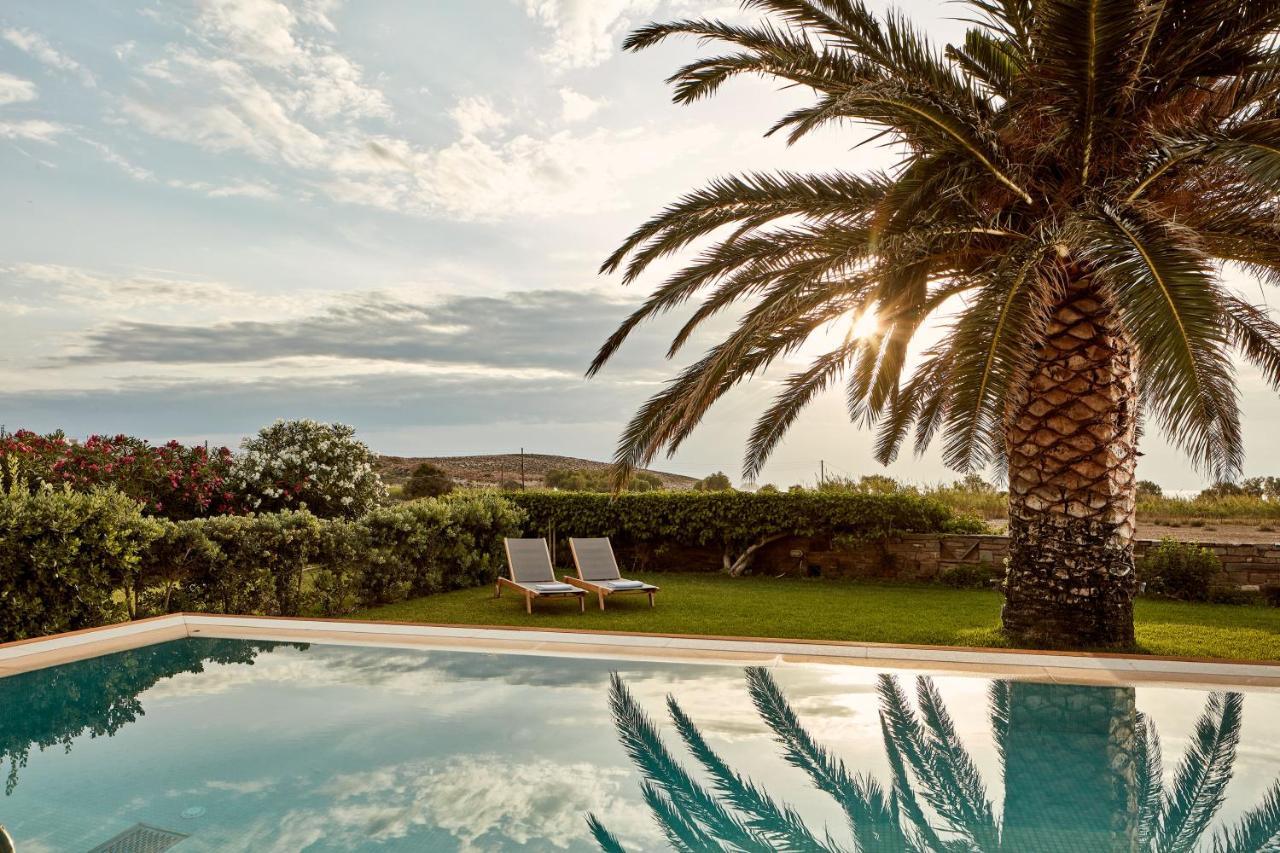 Yria Island Boutique & Parasporos