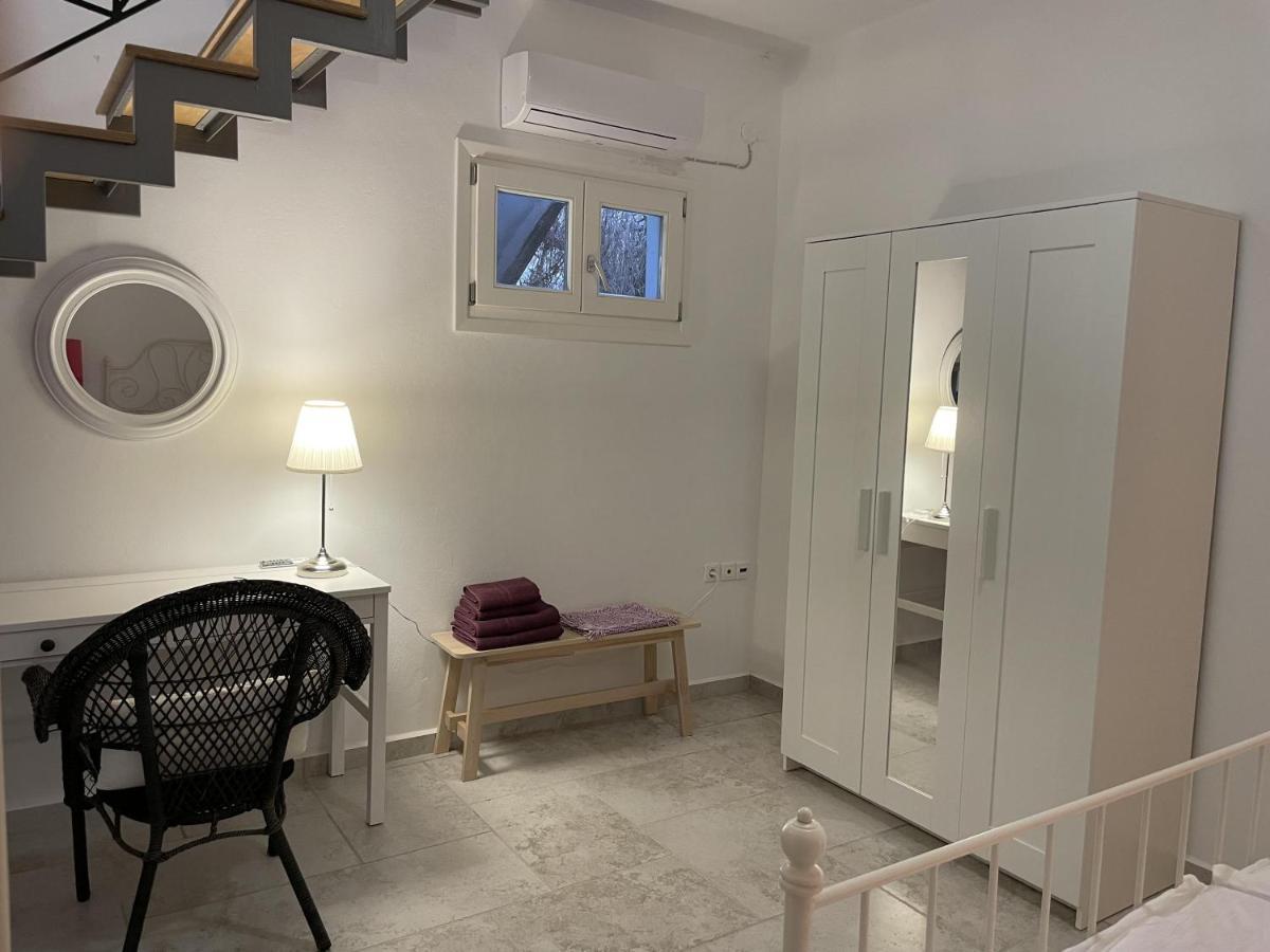 'Paraside' Seaside Villa In Delfini Says Netflix *