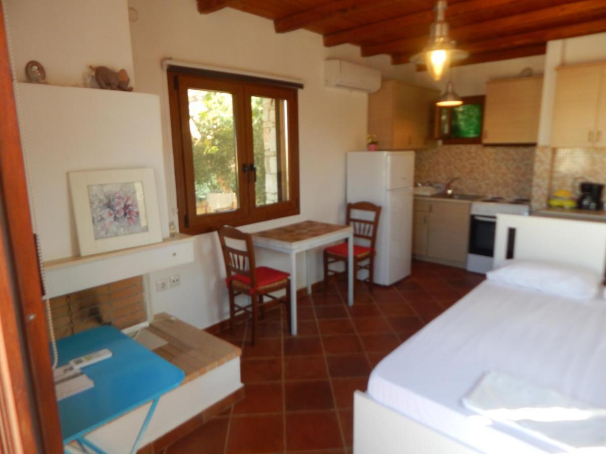 Armonia Studios, & Bed & Breakfast