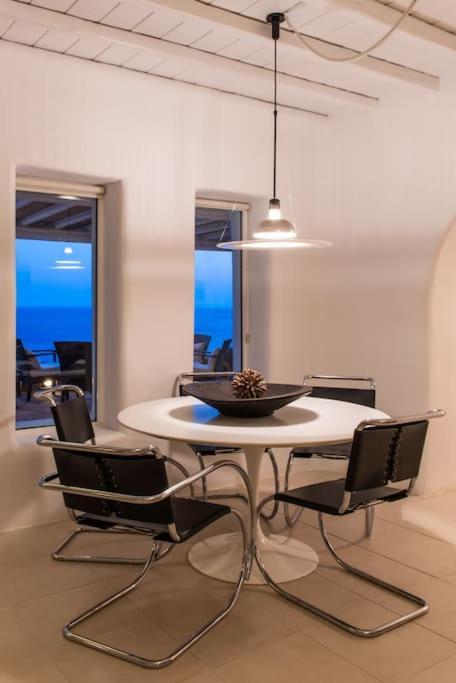 Elegant Seaside Villa, Great Views, Infinity Pool, Lia, Mykonos Mykonos Town
