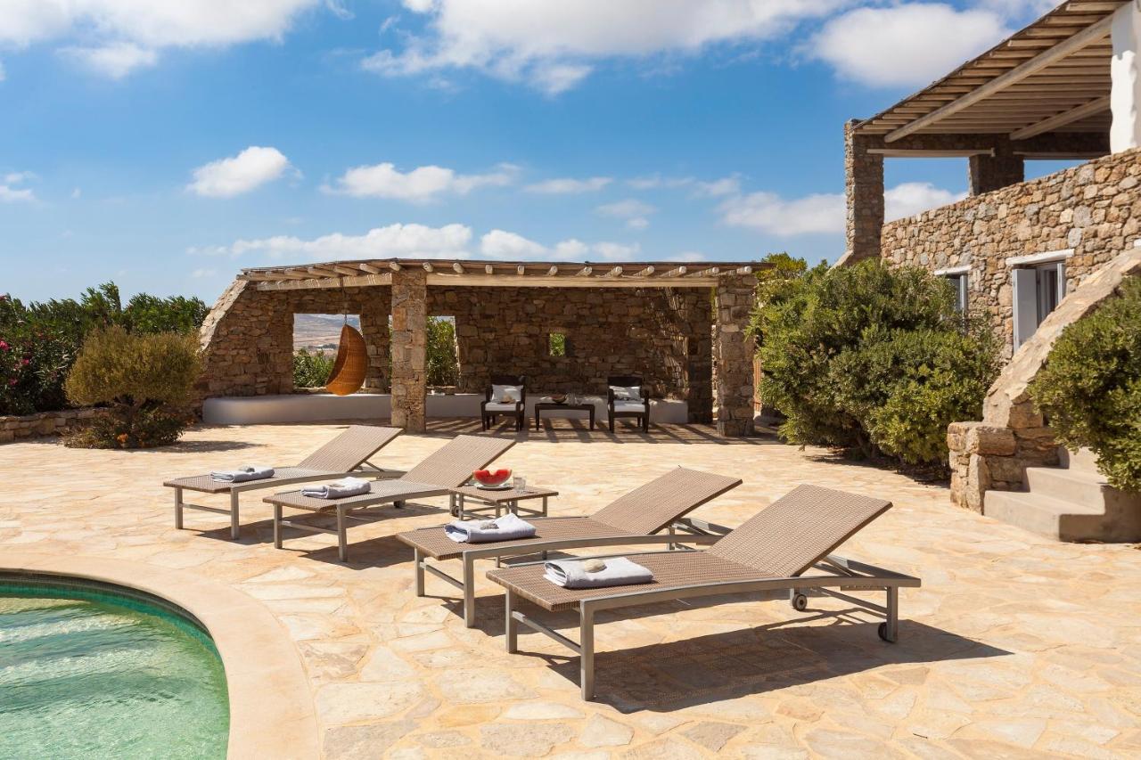 Elegant Seaside Villa, Great Views, Infinity Pool, Lia, Mykonos Villa Mykonos Town
