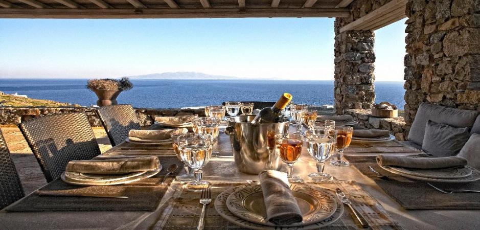 Elegant Seaside Villa, Great Views, Infinity Pool, Lia, Mykonos Villa Mykonos Town
