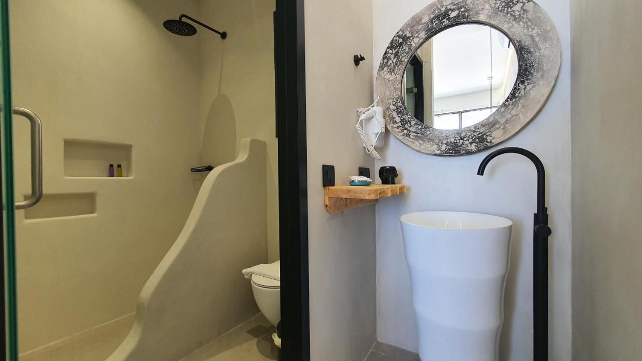 Lido White Villa *