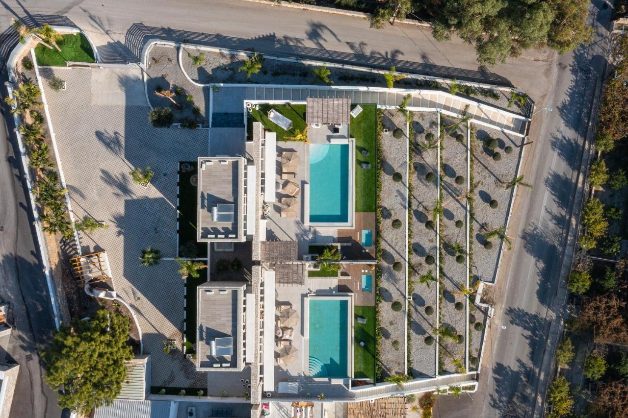 Lido White Villa *