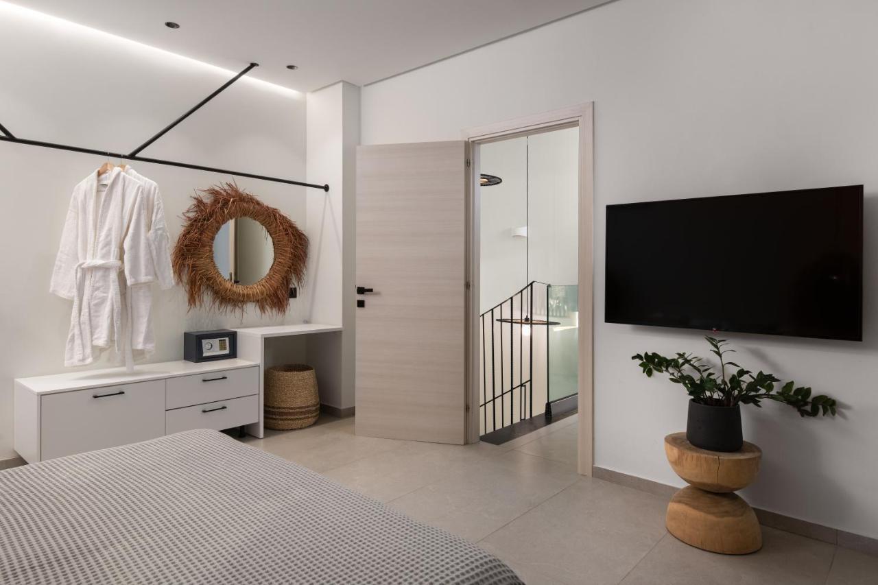 Lido White Villa *