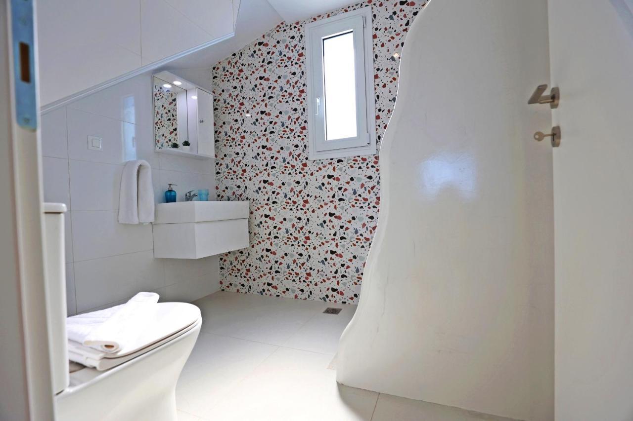Xenos 7 With A Private Pool Near The Sea