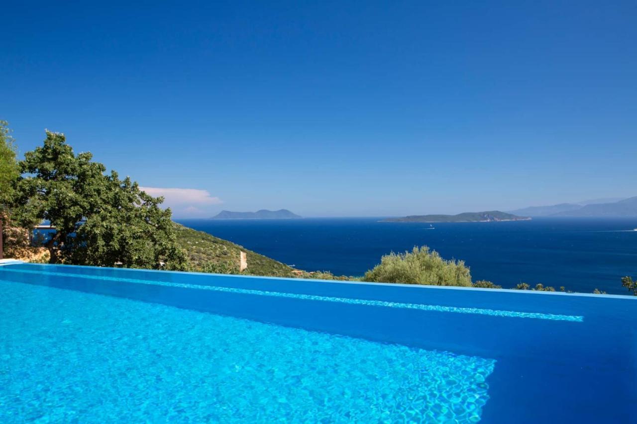 Eione-thaleia Villa *