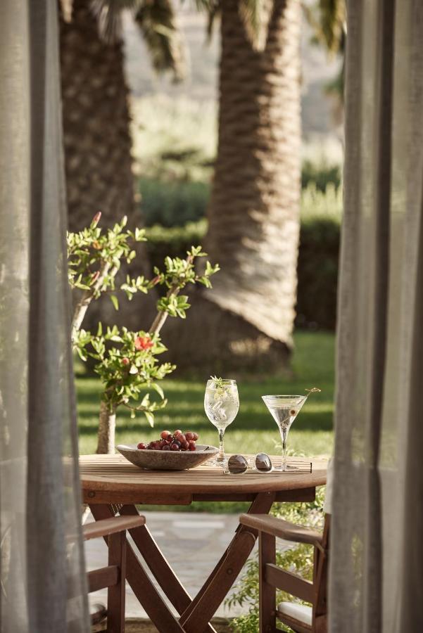 Yria Island Boutique & Parasporos
