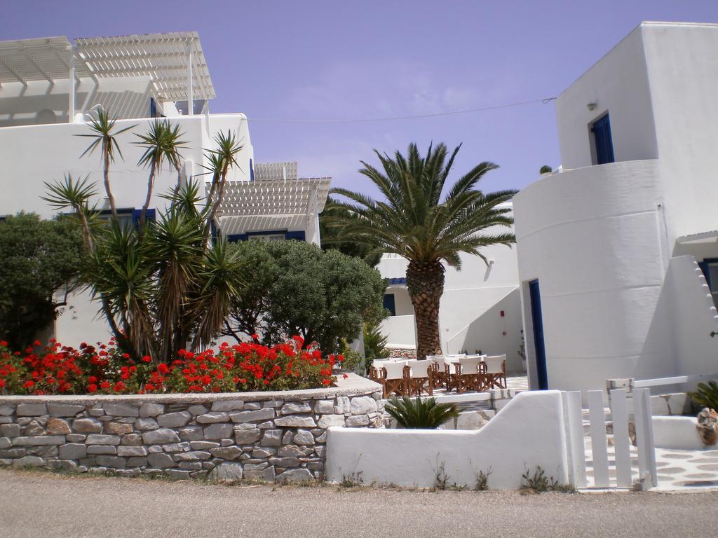 Nicos Studios & Apartments * Logaras