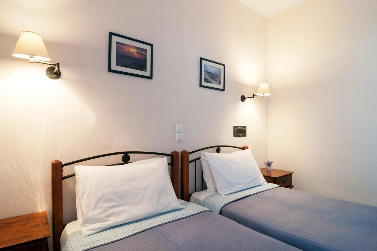 Santorini Hotel 2*