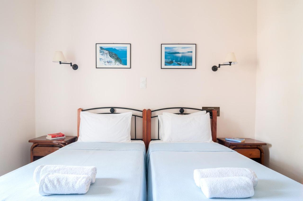 Santorini Hotel 2*