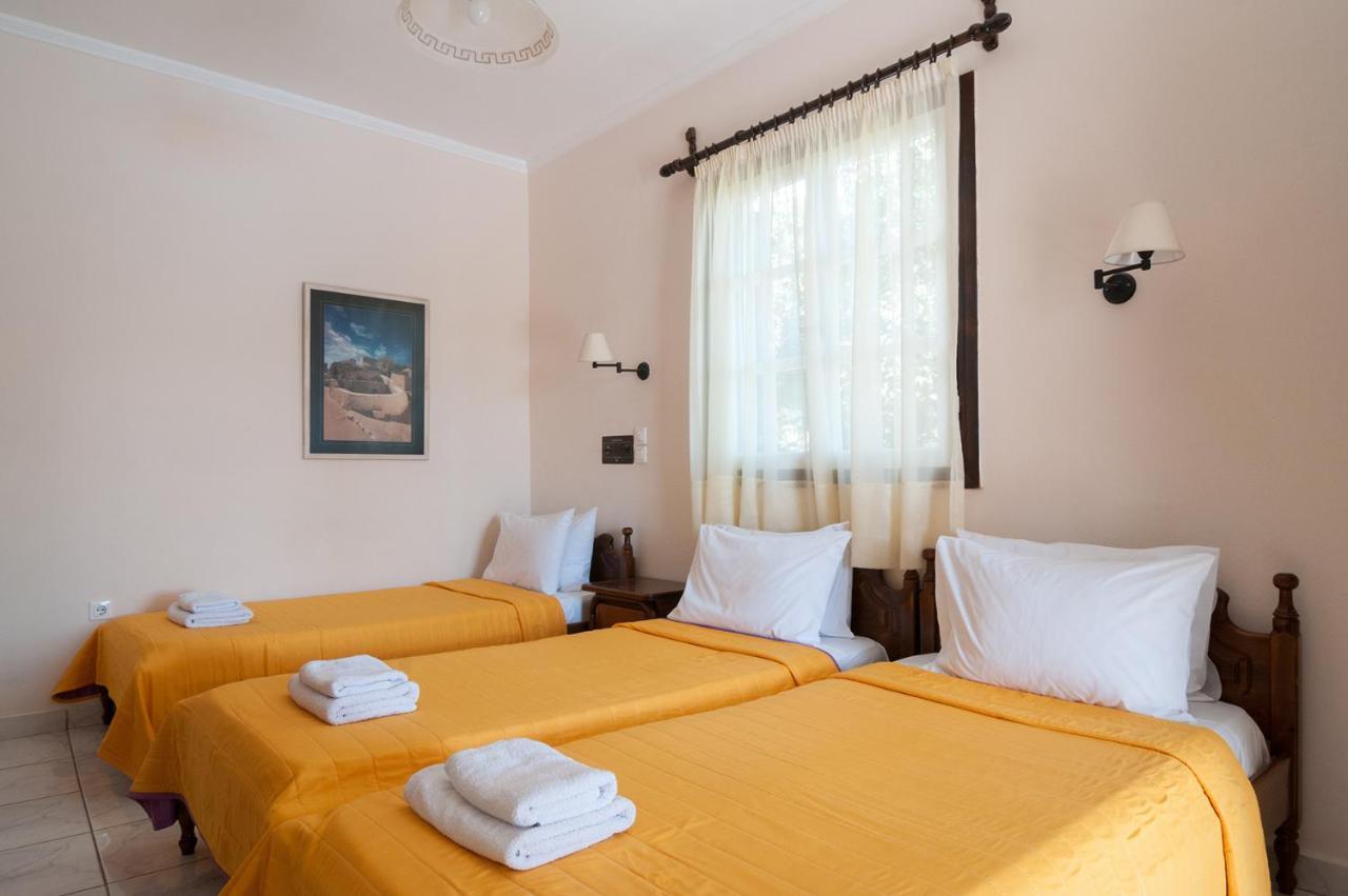Santorini Hotel 2*