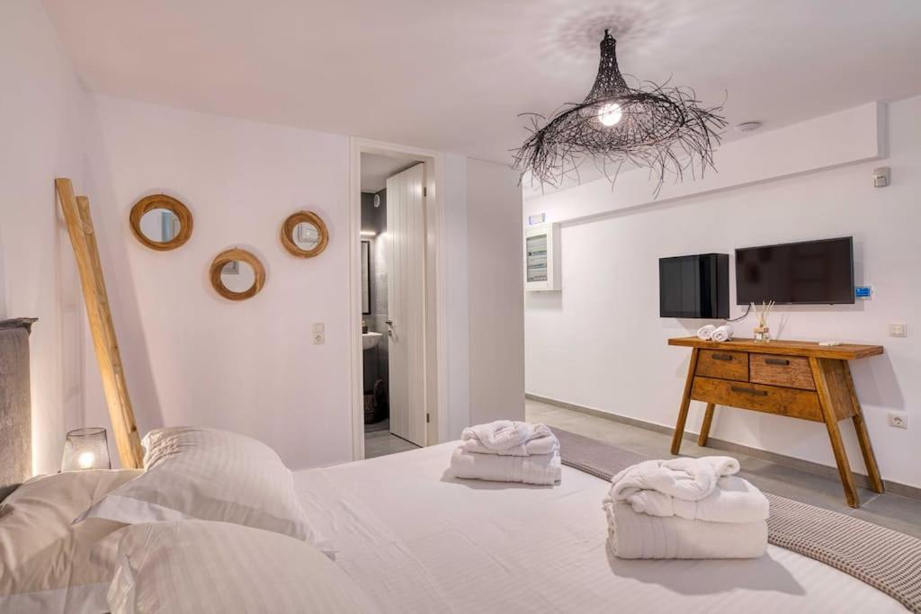 Grand Reve Paros Villa