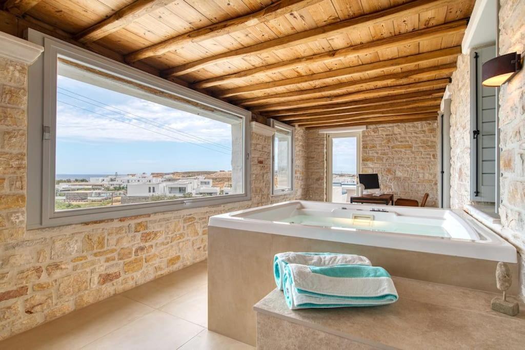 Grand Reve Paros