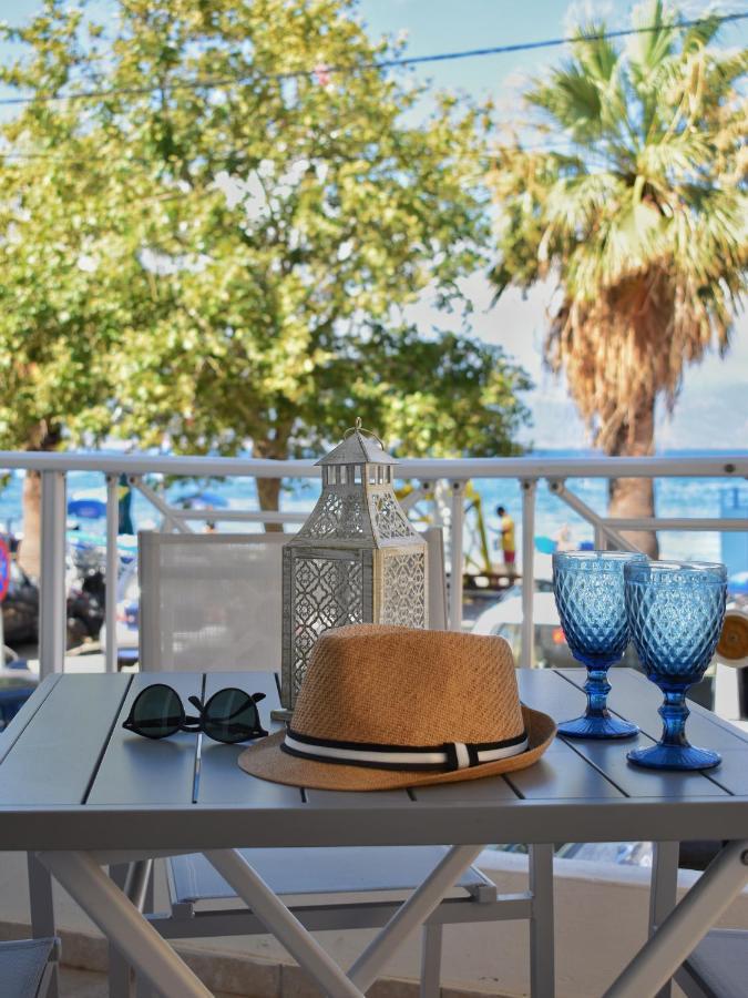 Sugar Blue - On The Beach Apartment