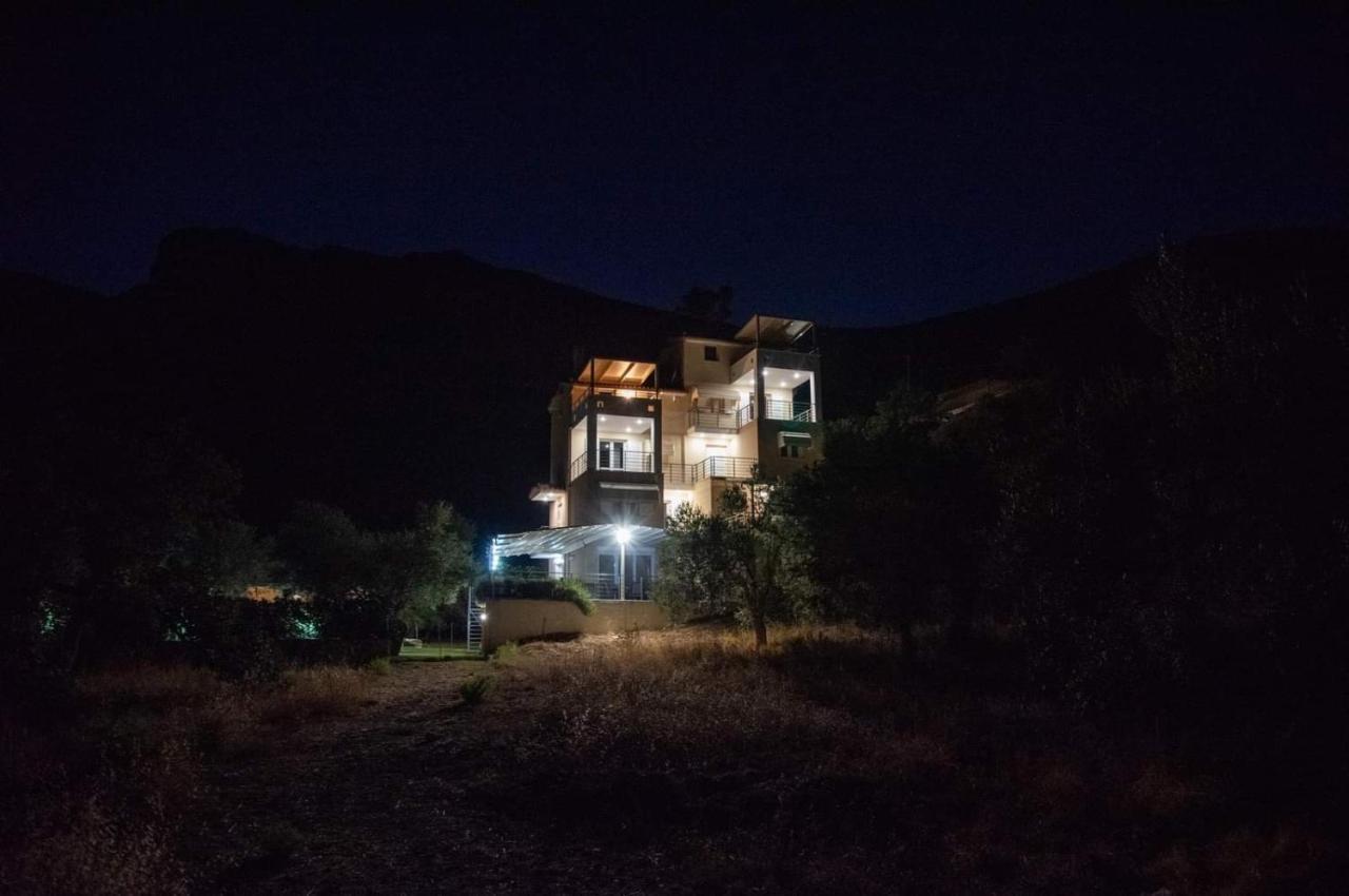 Nikole's Luxury 180m2 Holiday home