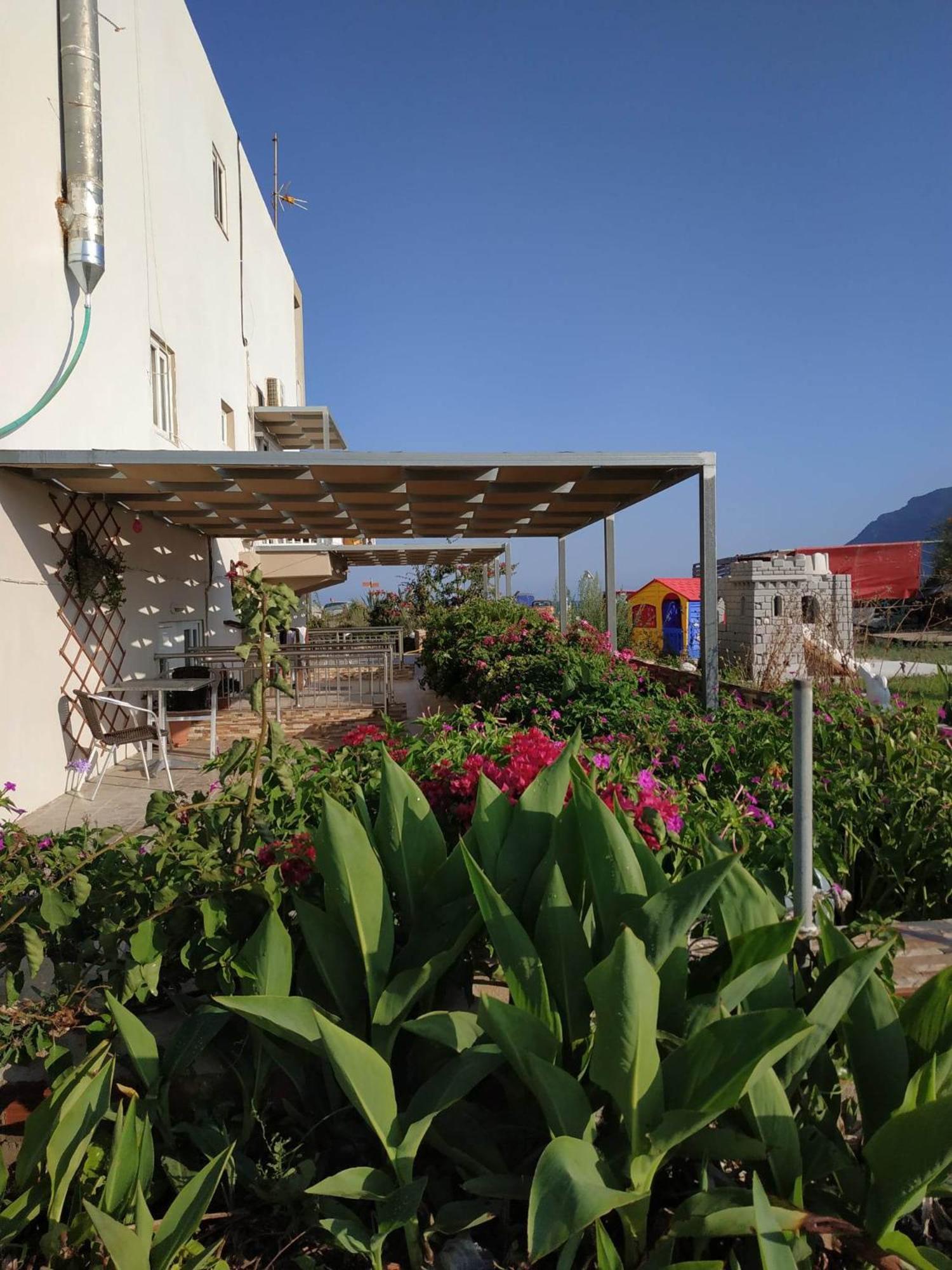 Aparthotel Savvas
