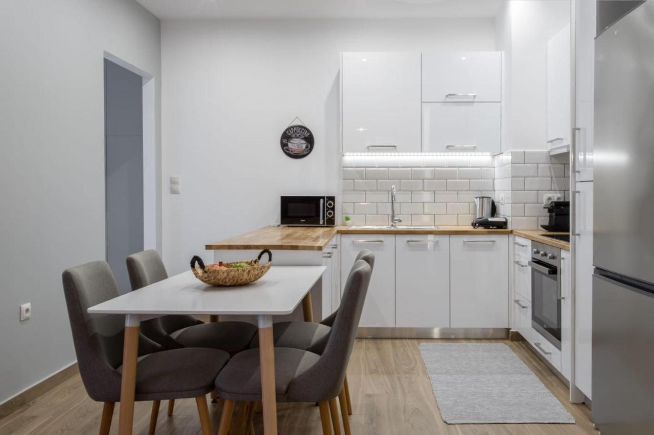 Hill Apartment *