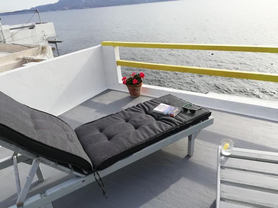 The Yellow Boat House Apartment *