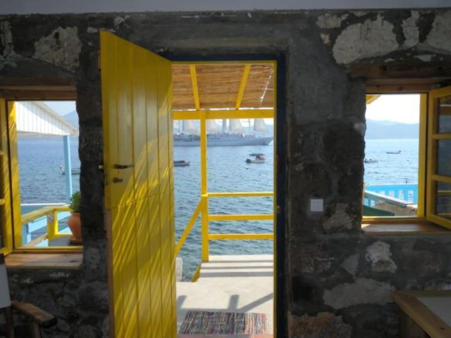 The Yellow Boat House Apartment Klima (Milos)