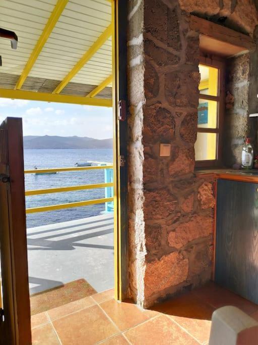 The Yellow Boat House Apartment