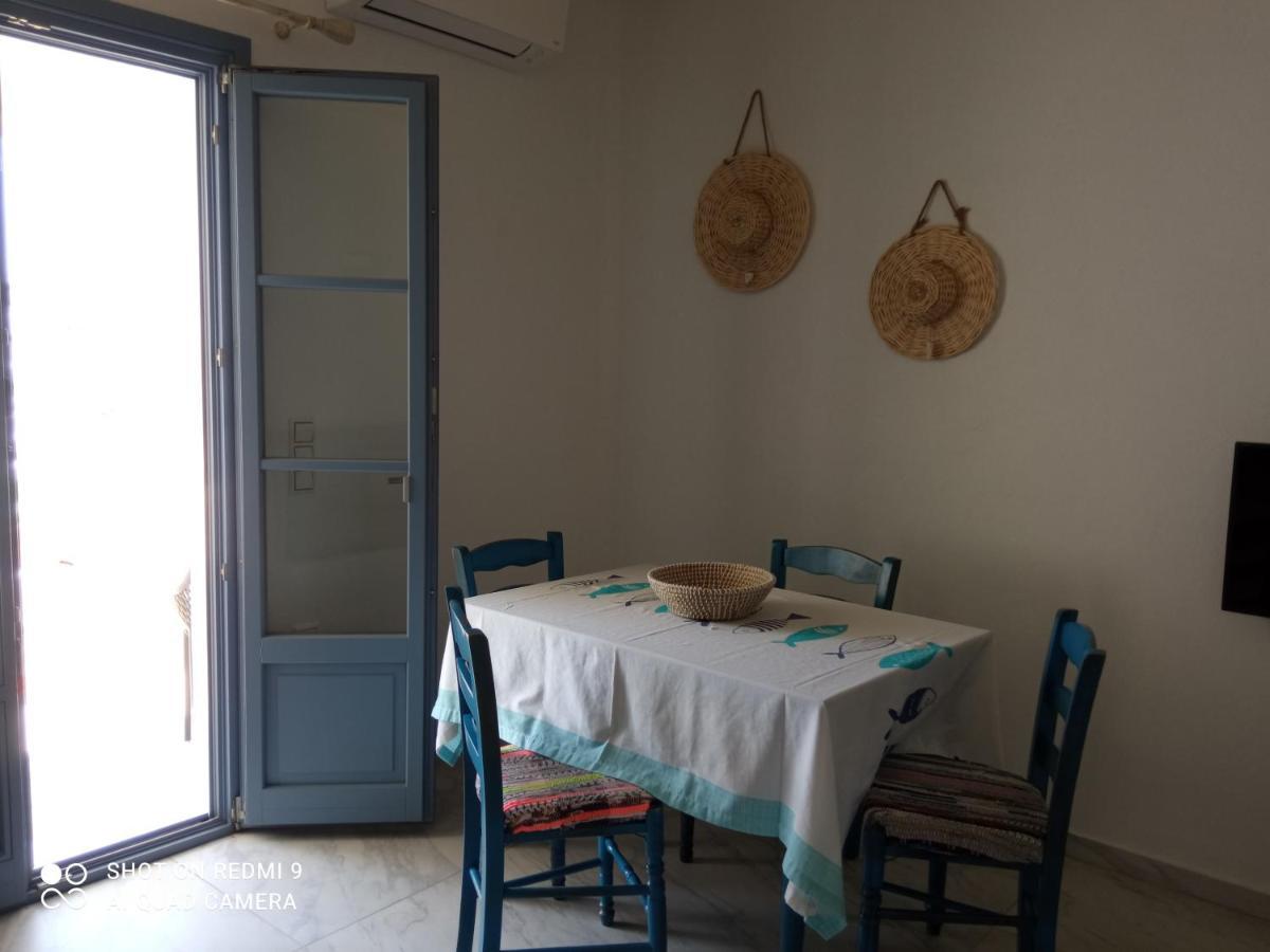υδρία-κατοικίες Hydria-houses Pera Gyalos