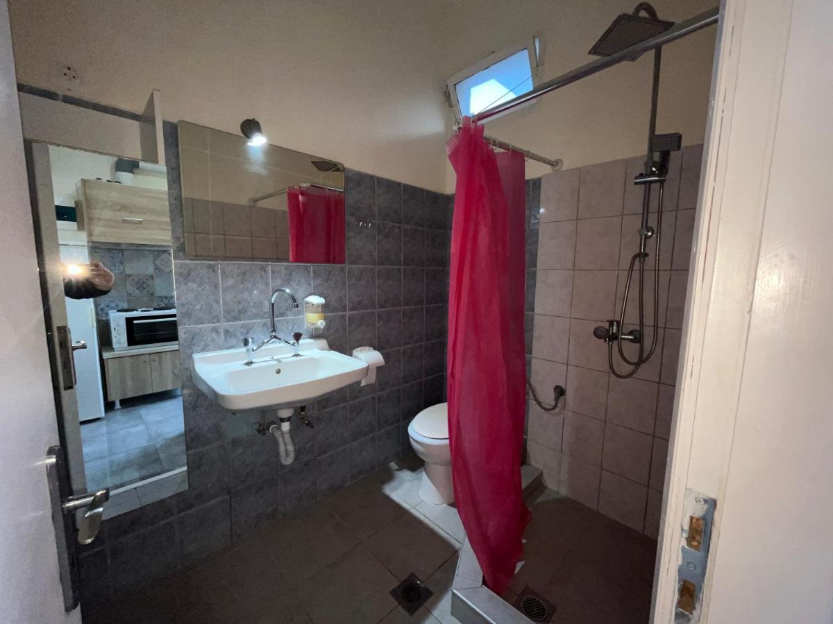 Apartment Leonidas Koutsoupia Kokkino Nero