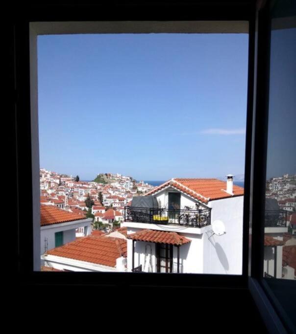 Apartment Two Windows By The Sea *