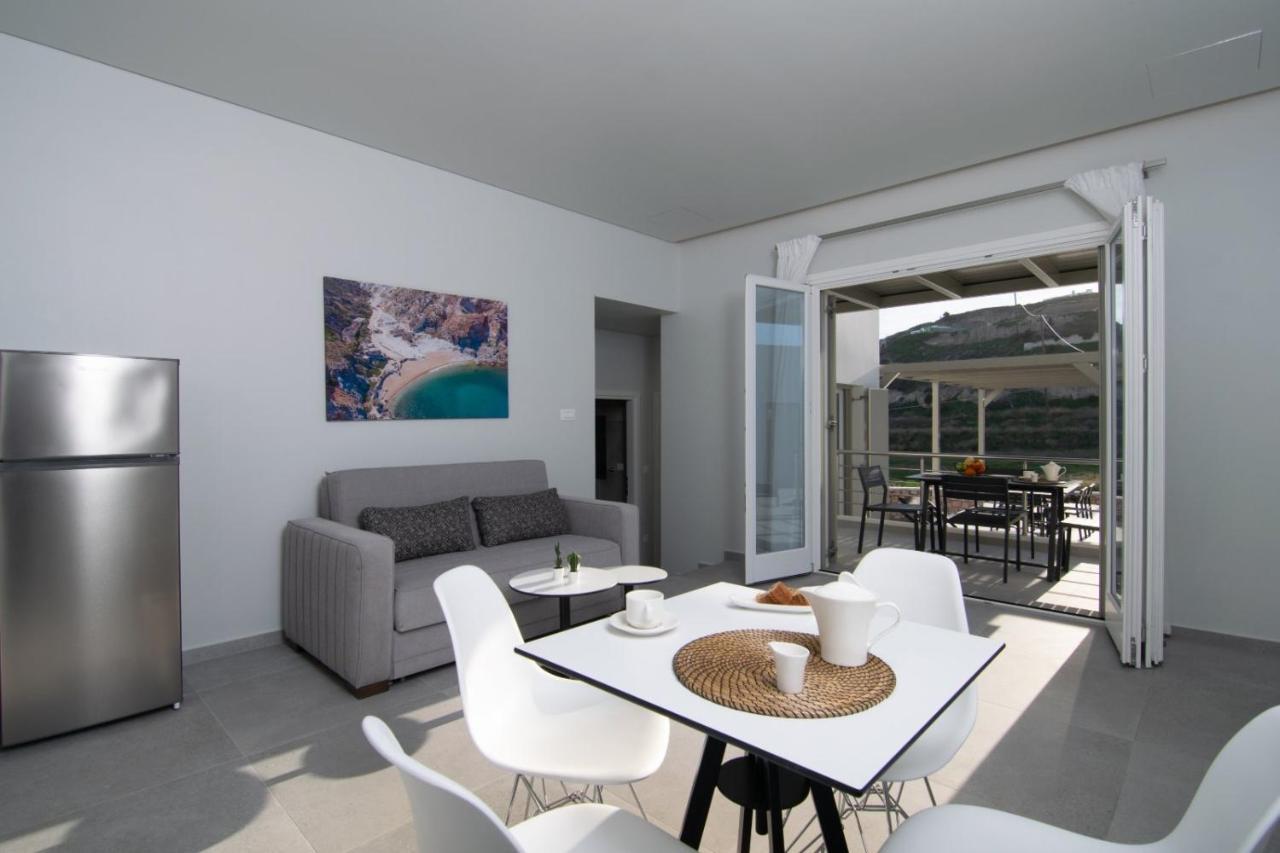Thiopetra Villa *
