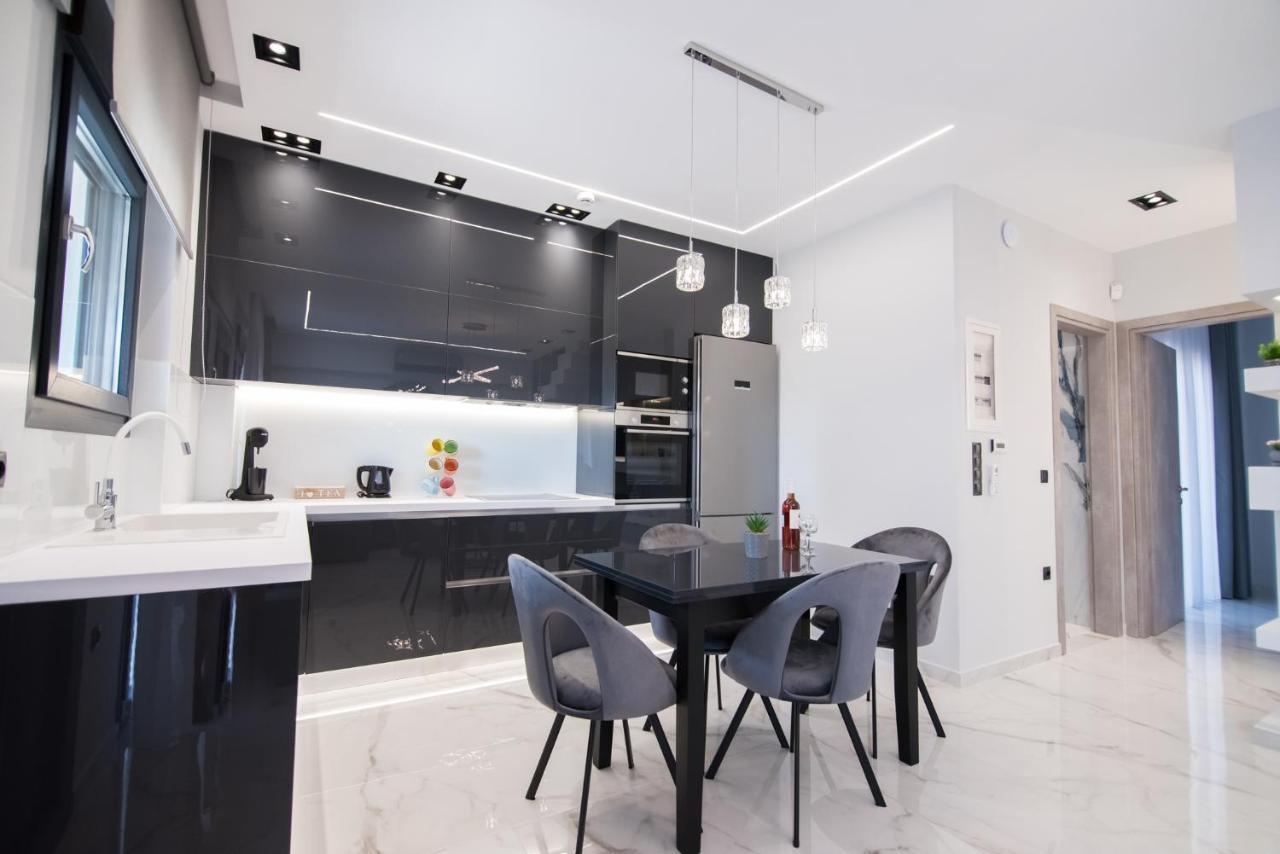 Rafaela Apartment Flogita