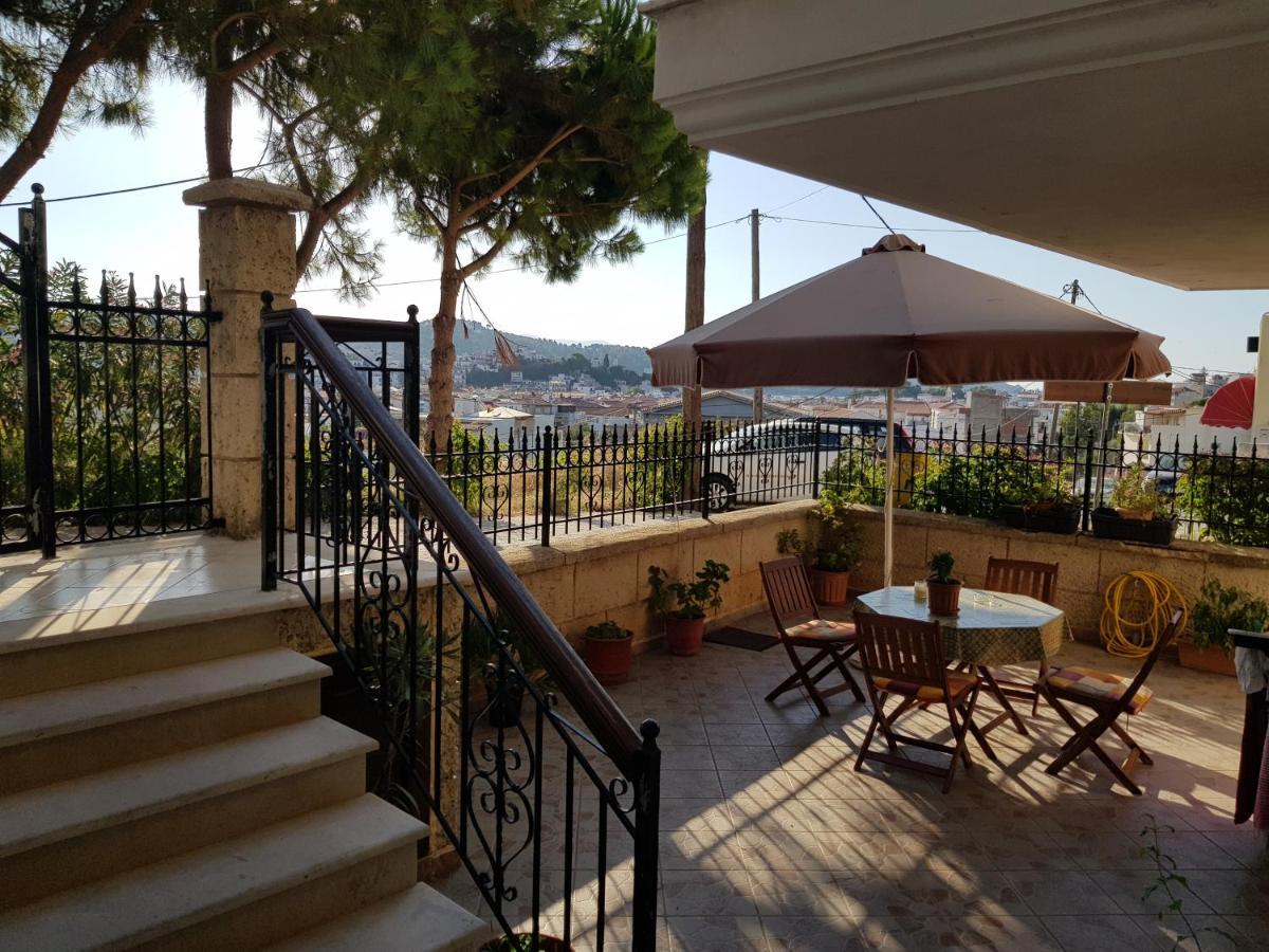 Filidas * Skiathos Town
