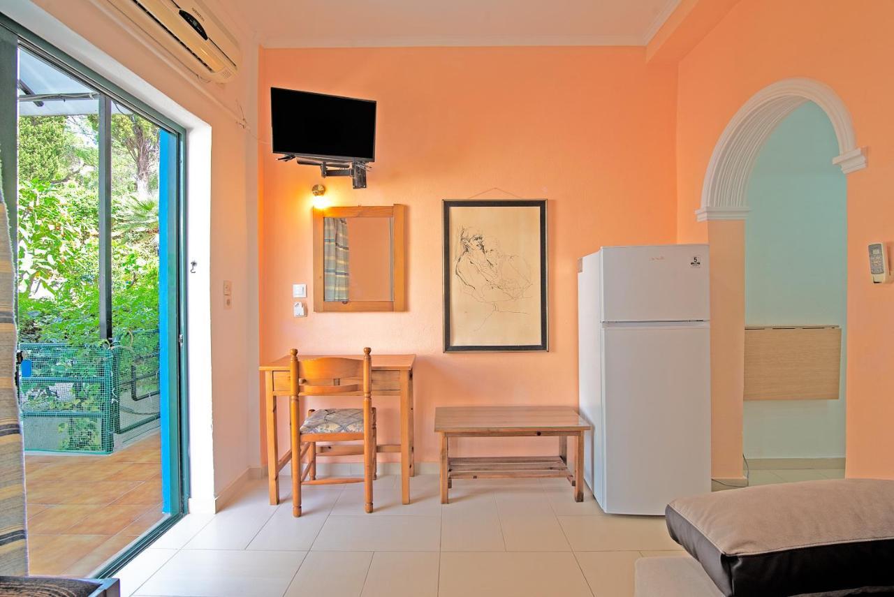 Andromaches Large 2 Apartment