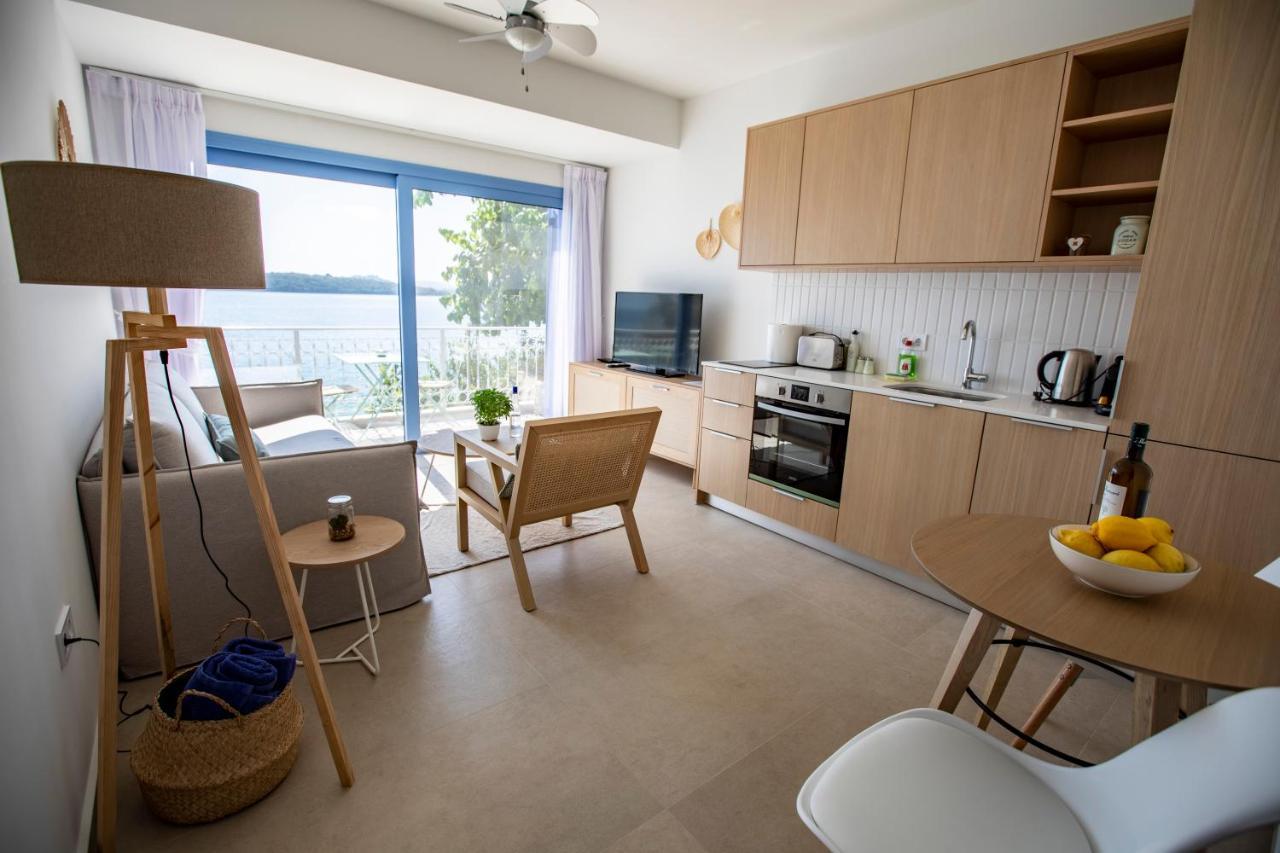 Greek House Complex A3 *
