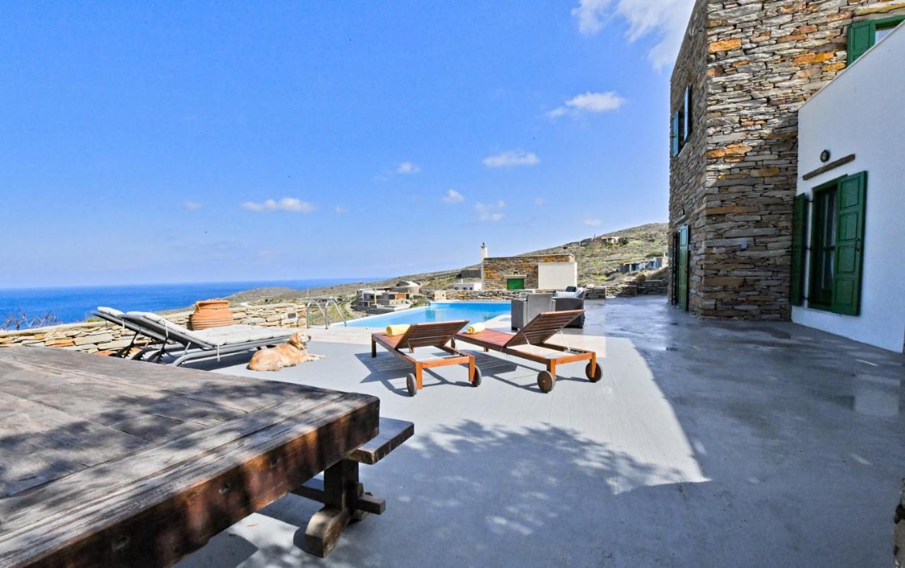 Holiday home Eliza With A Swimming Pool And Sea View In The Area Of Otzia, On The Island Of Kea Otzias