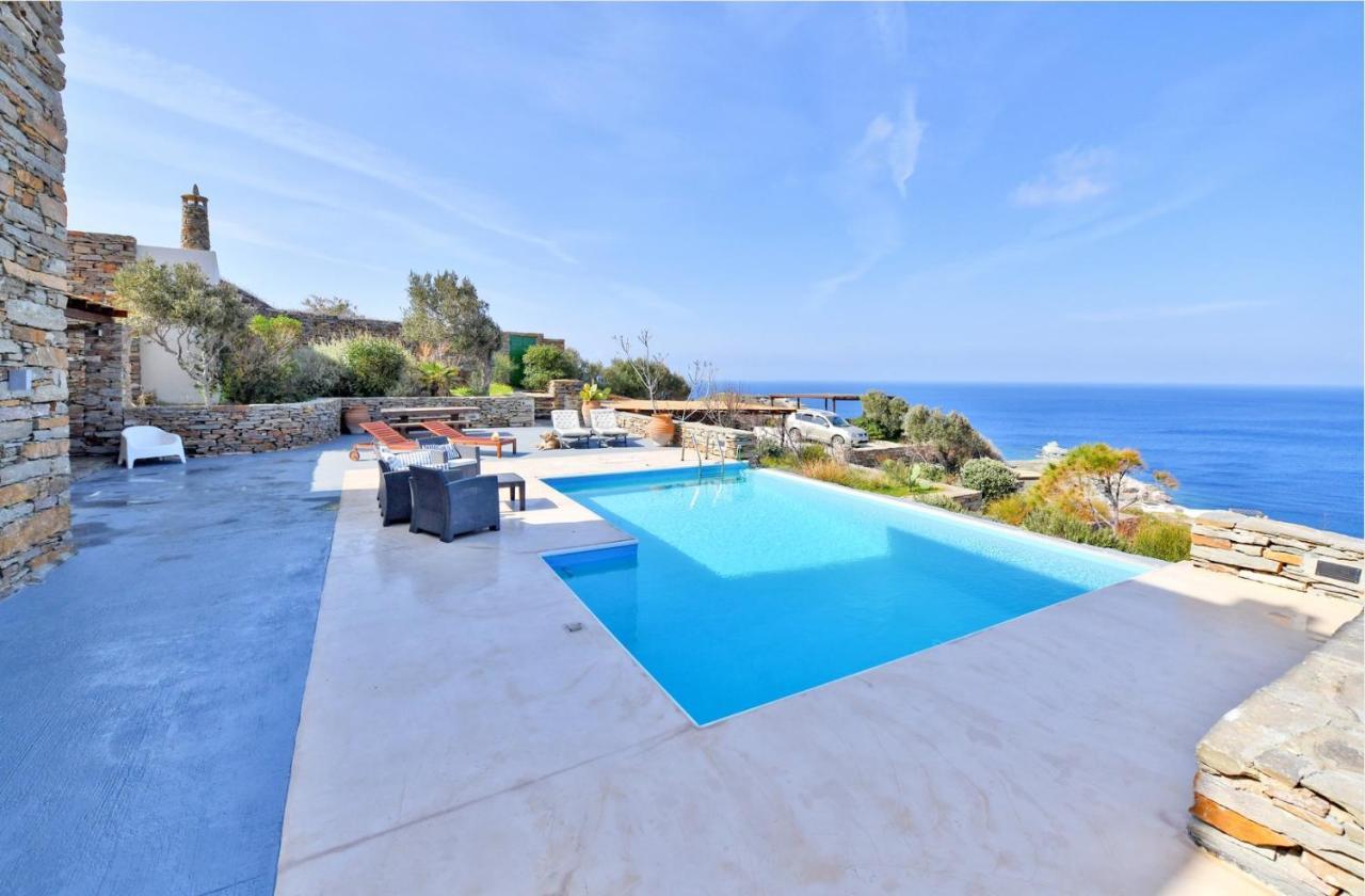 Eliza With A Swimming Pool And Sea View In The Area Of Otzia, On The Island Of Kea Holiday home Otzias