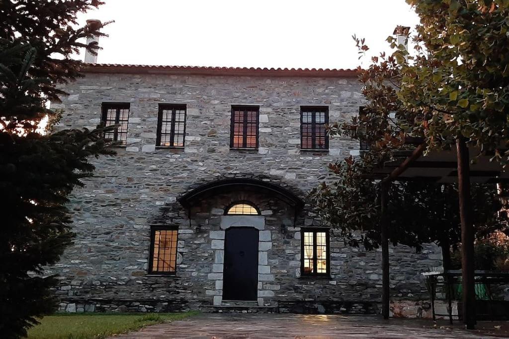 πέτρινο αρχοντικό Villa *