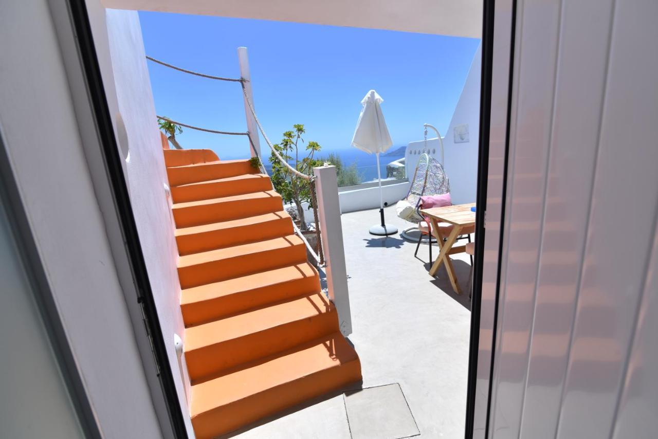 Maria Paradeiso Apartment Imerovigli (Santorini)