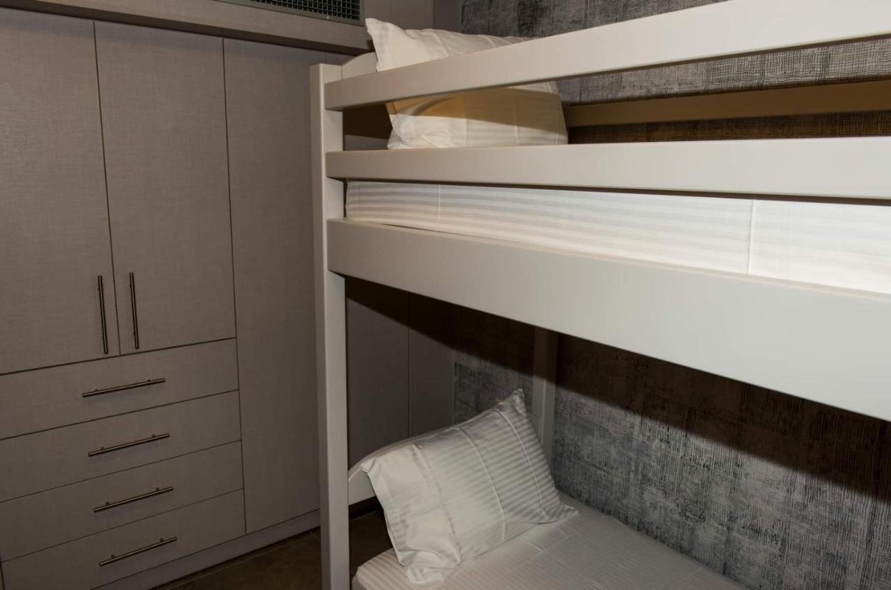 Nikole's Luxury 180m2 Holiday home Tiros