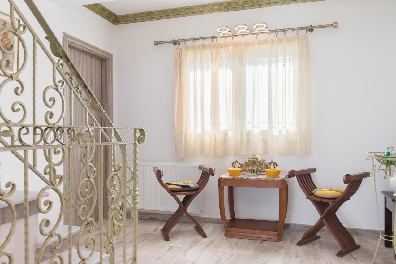 Golden Seaside House Number 1 Villa *
