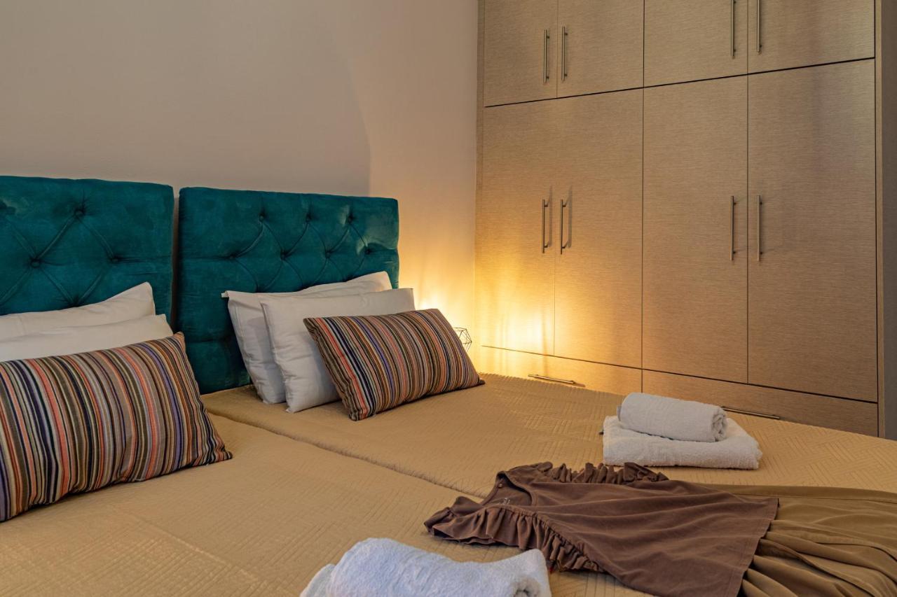 Iliana Apartment *