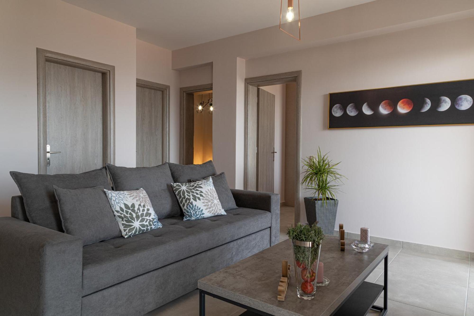 Iliana Apartment *