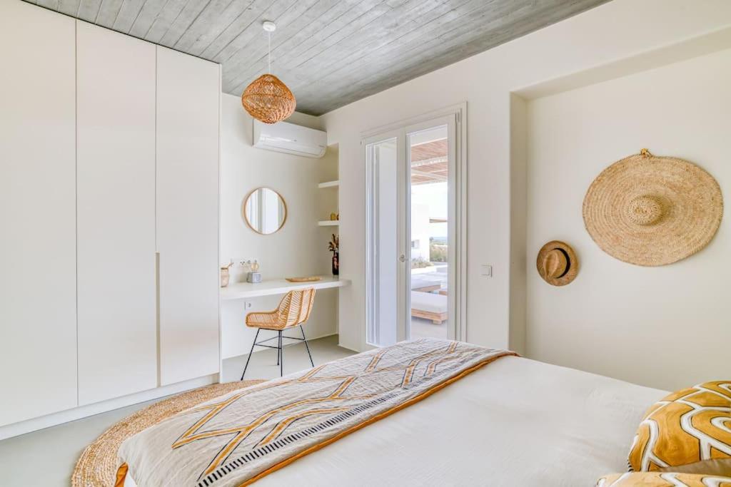Lampsi - Spacious & Modern Villa Isterni (Paros)