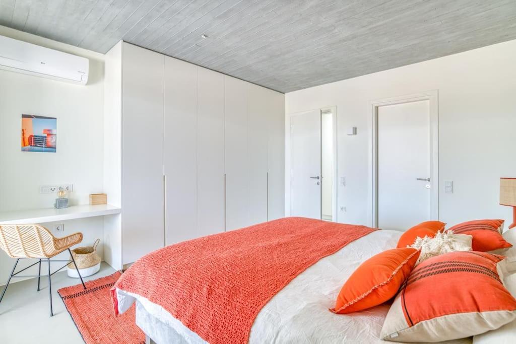 Lampsi - Spacious & Modern Villa