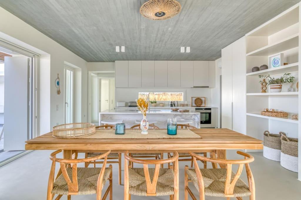 Lampsi - Spacious & Modern