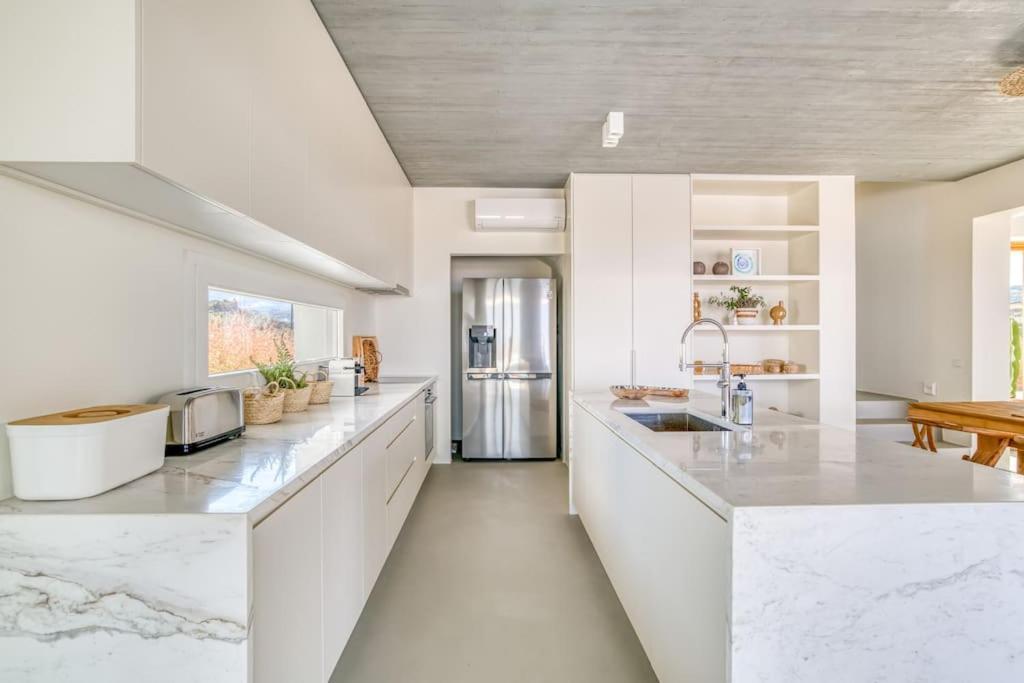 Villa Lampsi - Spacious & Modern Isterni (Paros)