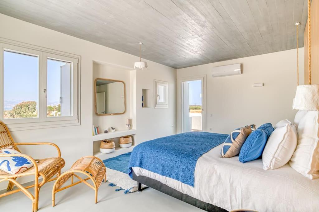 Lampsi - Spacious & Modern Villa Isterni (Paros)