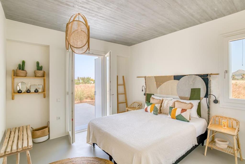 Lampsi - Spacious & Modern Isterni (Paros)