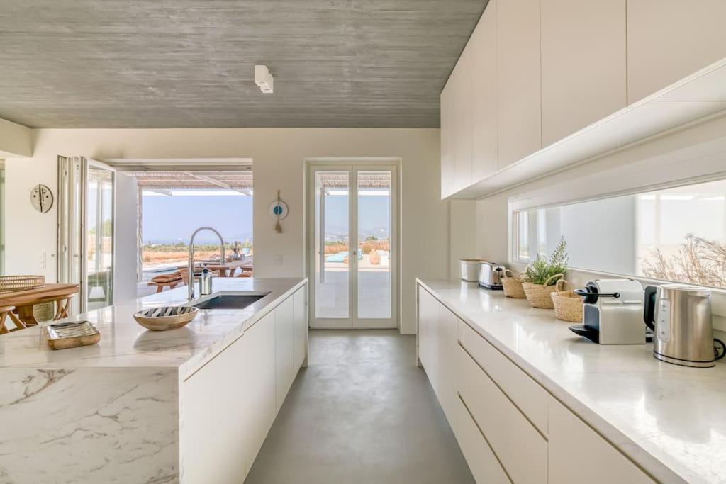 Villa Lampsi - Spacious & Modern Isterni (Paros)